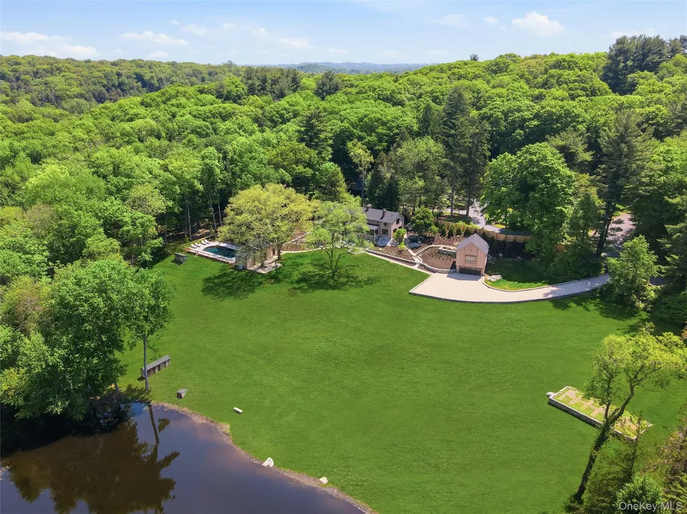 39 Old Snake Hill Road Pound Ridge, NY 10576