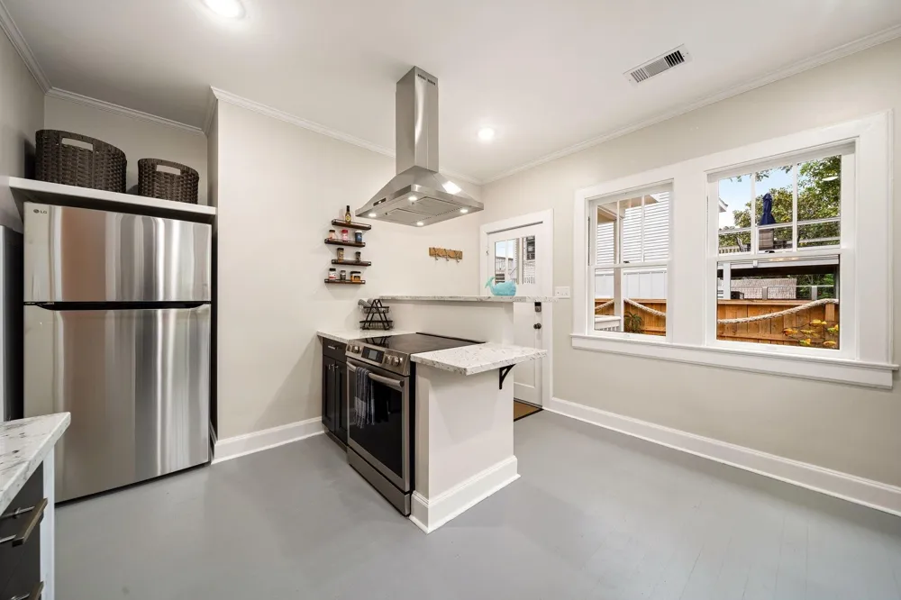 4928 Avenue R Galveston, TX 77551
