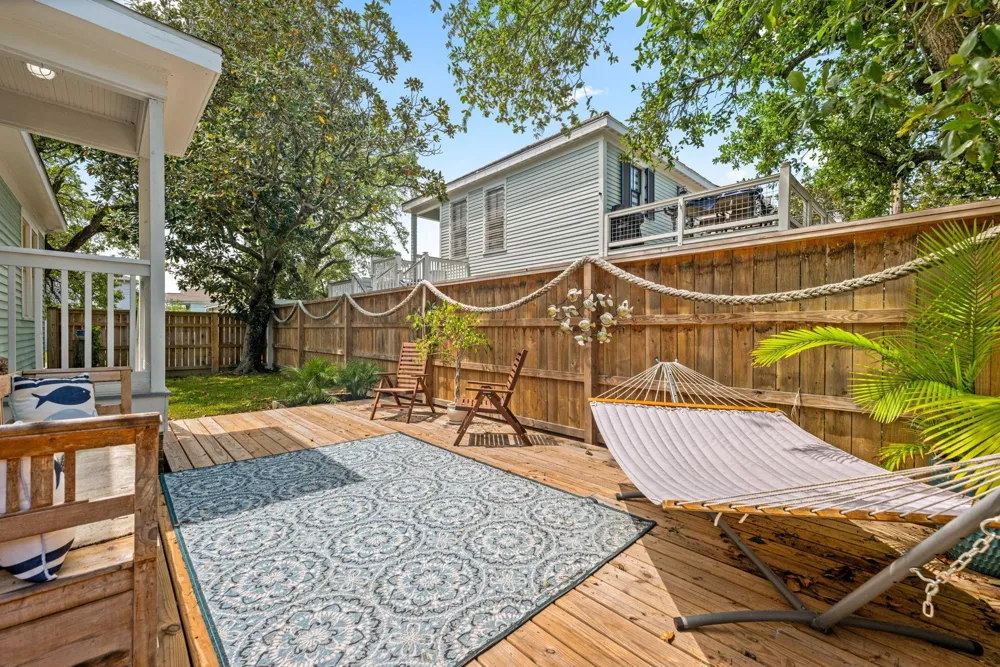 4928 Avenue R Galveston, TX 77551