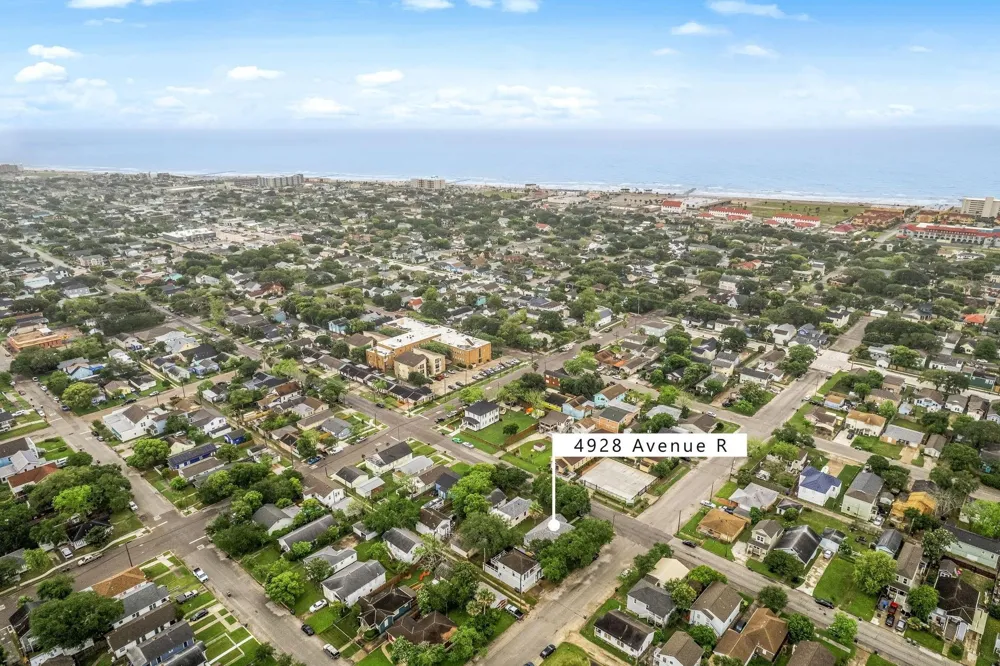 4928 Avenue R Galveston, TX 77551