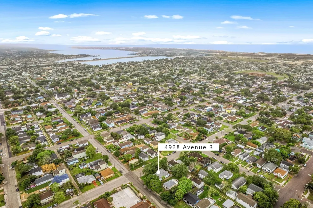 4928 Avenue R Galveston, TX 77551