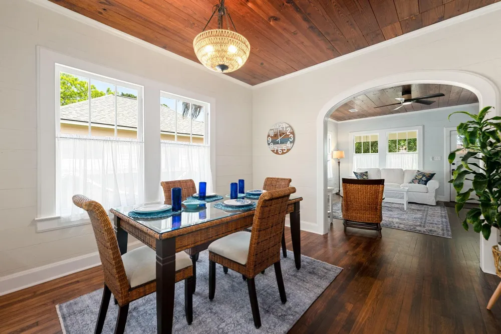 4928 Avenue R Galveston, TX 77551