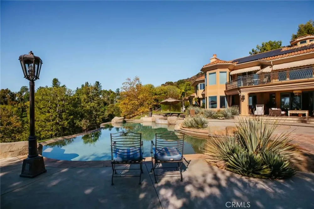 365 Oak Mountain Road Bradbury, CA 91008