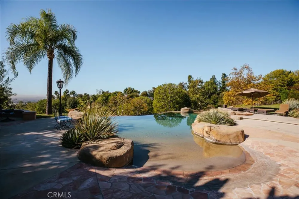 365 Oak Mountain Road Bradbury, CA 91008