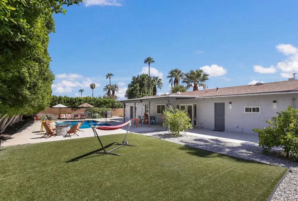1962 E Baristo Road Palm Springs, CA 92262