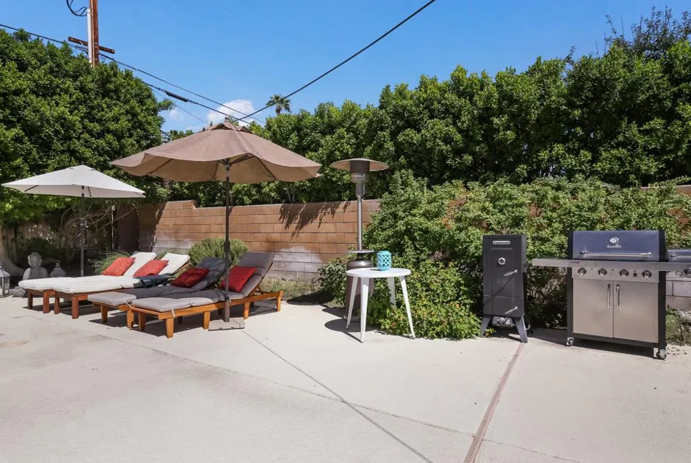 1962 E Baristo Road Palm Springs, CA 92262