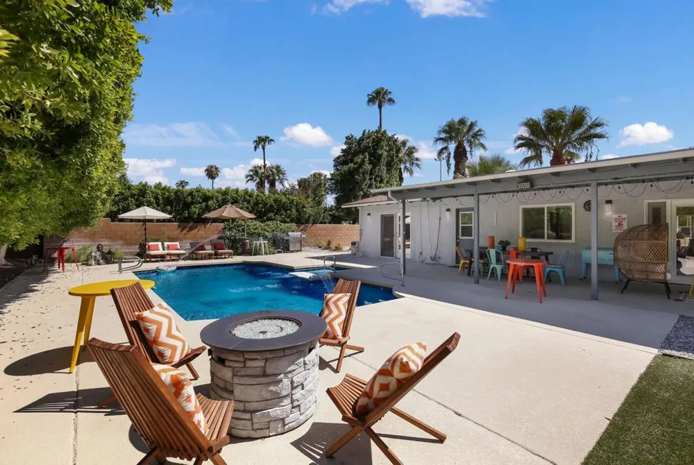 1962 E Baristo Road Palm Springs, CA 92262