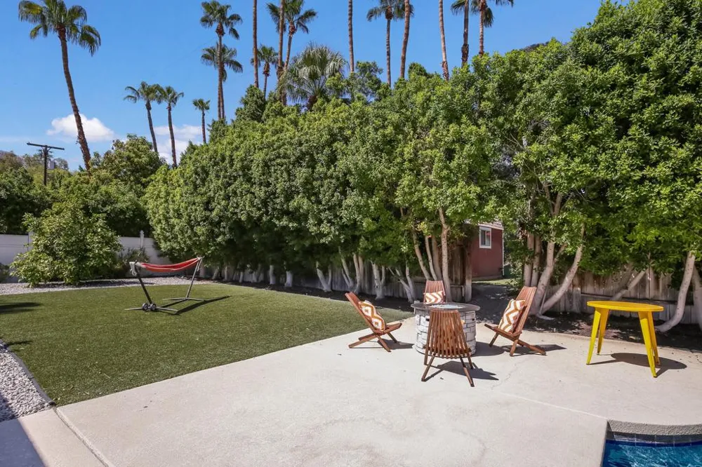 1962 E Baristo Road Palm Springs, CA 92262
