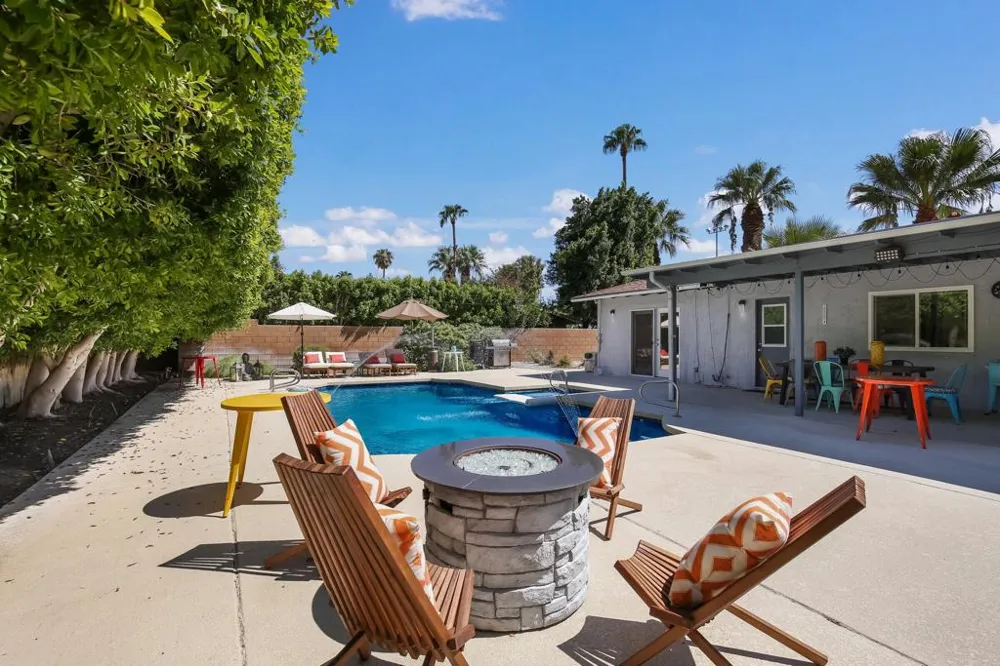 1962 E Baristo Road Palm Springs, CA 92262