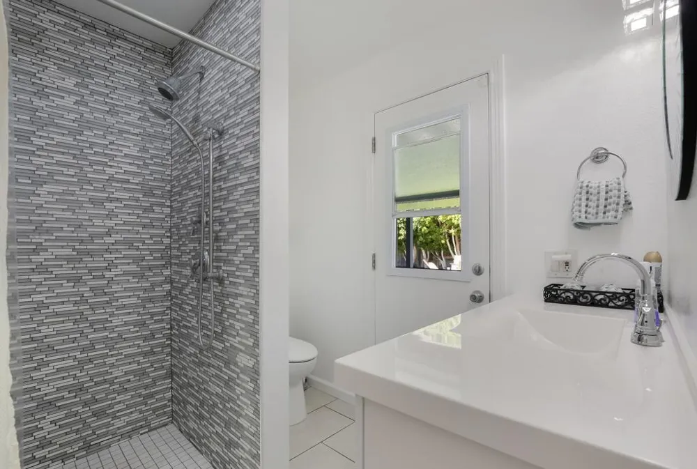 1962 E Baristo Road Palm Springs, CA 92262