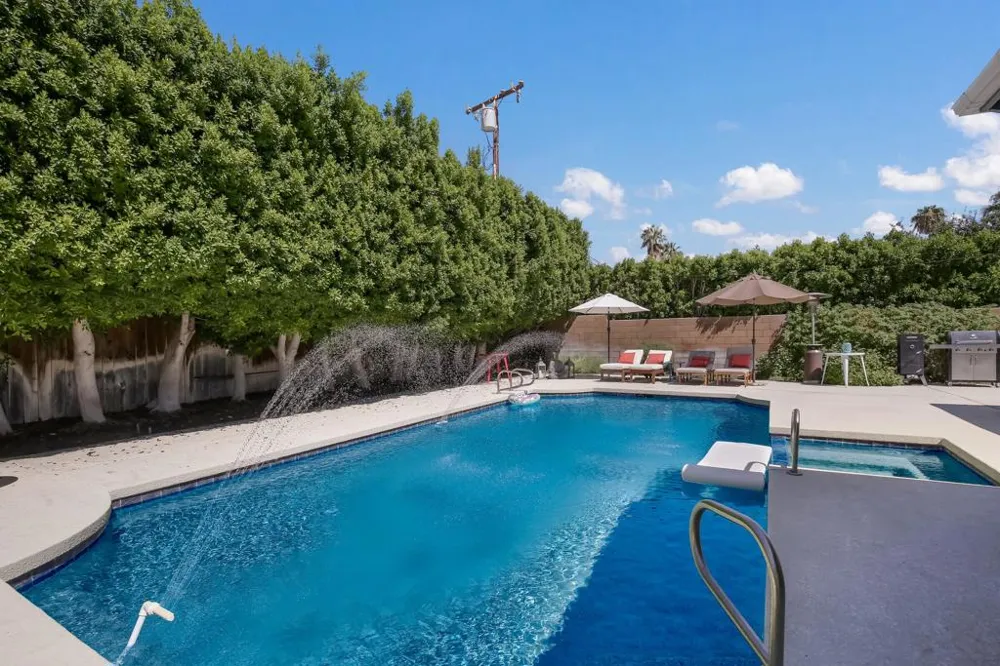 1962 E Baristo Road Palm Springs, CA 92262