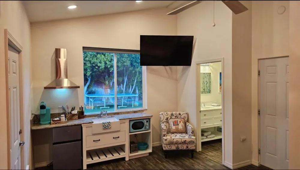 1962 E Baristo Road Palm Springs, CA 92262