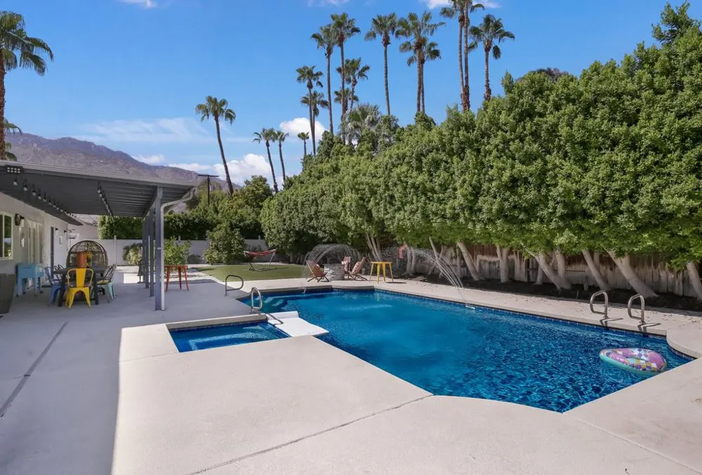 1962 E Baristo Road Palm Springs, CA 92262