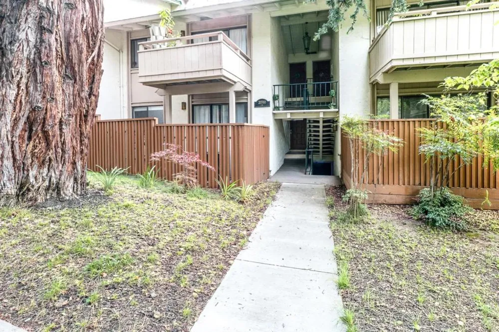 20700 4th Street #3 Saratoga, CA 95070