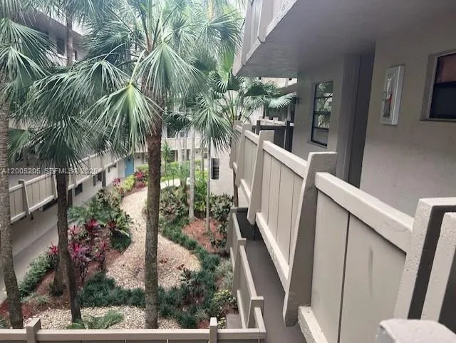 1101 Colony Point Cir #318 Pembroke Pines, FL 33026
