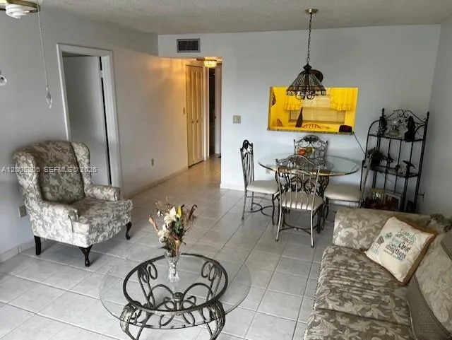 1101 Colony Point Cir #318 Pembroke Pines, FL 33026