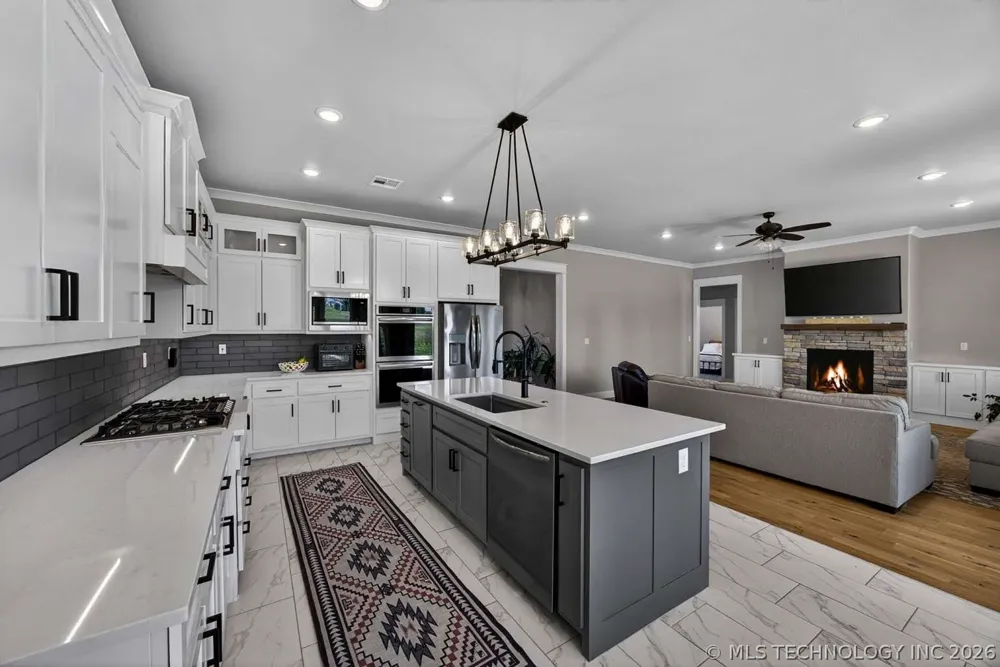 10102 Ratliff Drive Claremore, OK 74017