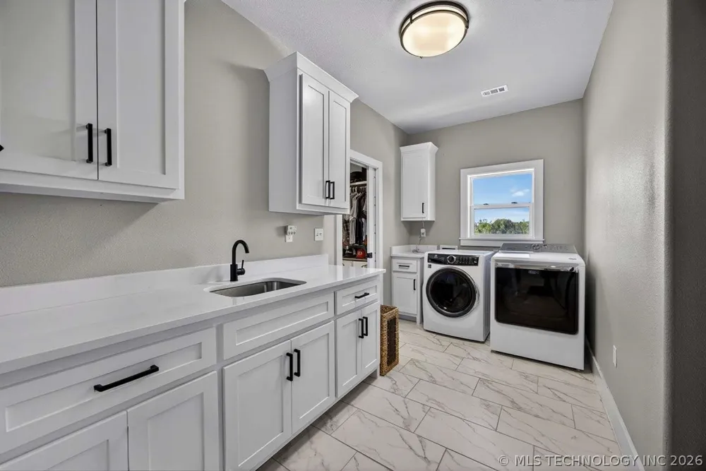 10102 Ratliff Drive Claremore, OK 74017
