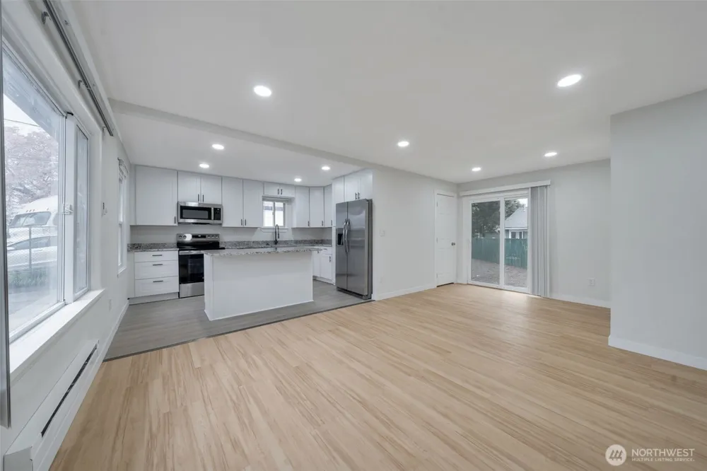 904 B STREET SE Auburn, WA 98002