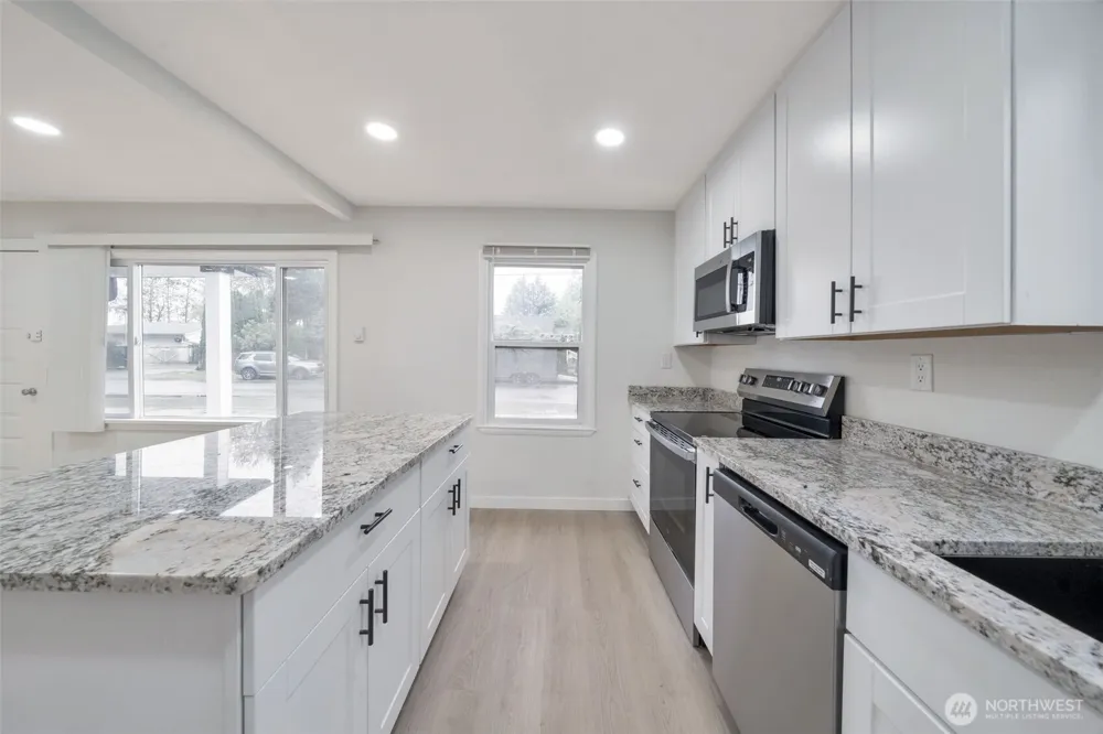 904 B STREET SE Auburn, WA 98002