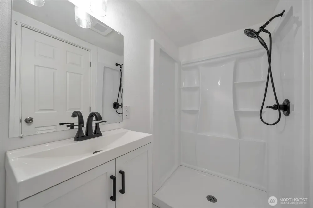 904 B STREET SE Auburn, WA 98002