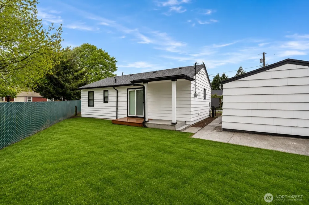 904 B STREET SE Auburn, WA 98002