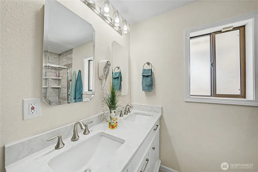 725 Canterbury Road NW Soap Lake, WA 98851