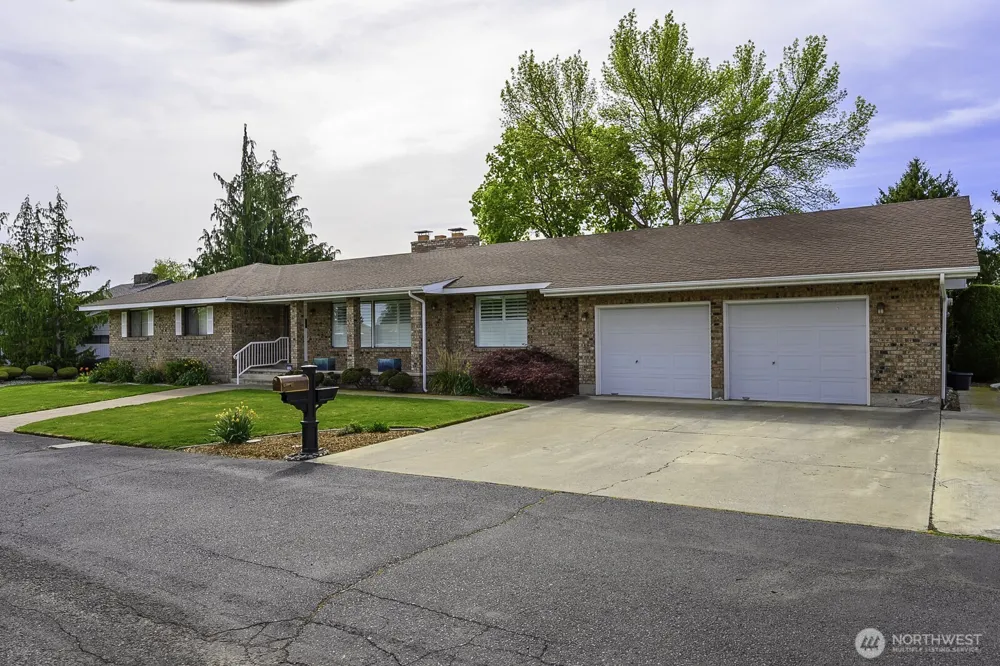 725 Canterbury Road NW Soap Lake, WA 98851