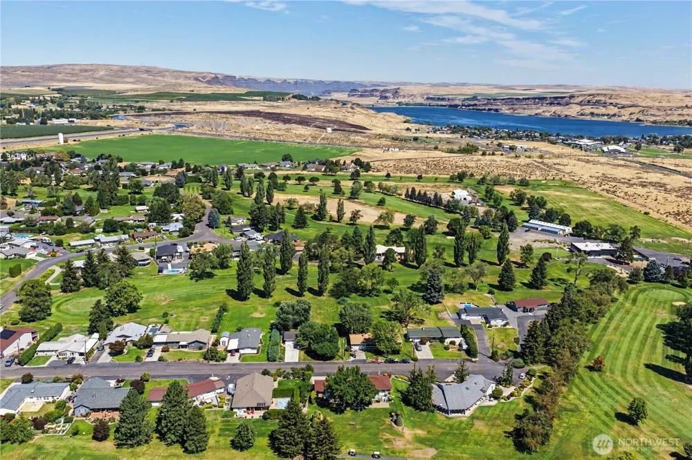 725 Canterbury Road NW Soap Lake, WA 98851