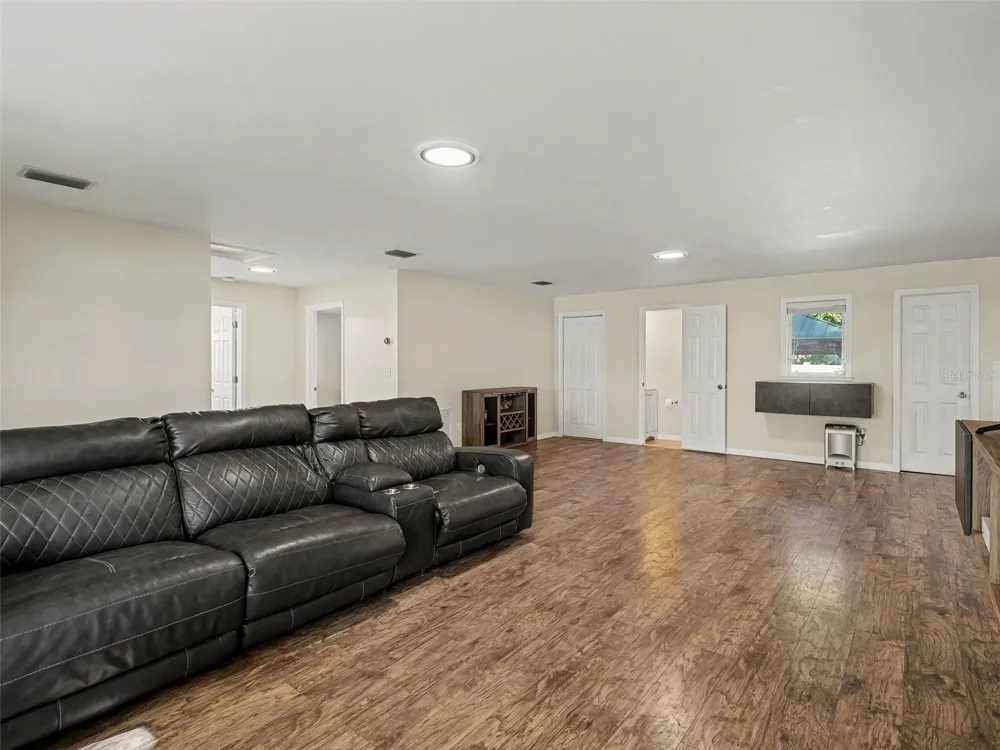 704 S LOCKWOOD RIDGE ROAD Sarasota, FL 34237