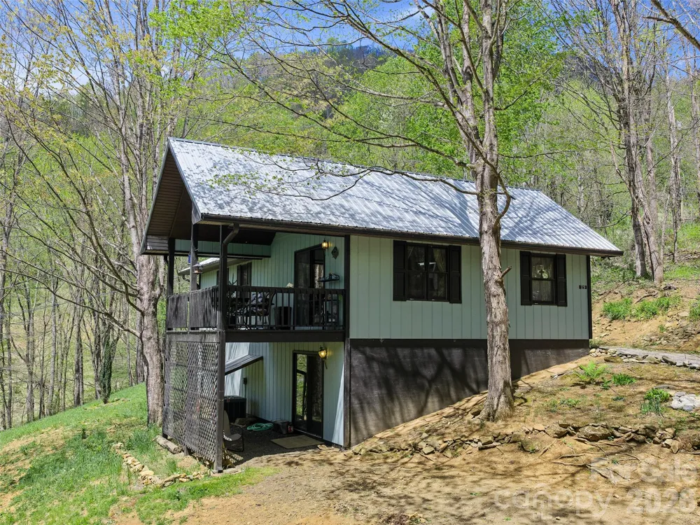 129 Kantagree Drive Bakersville, NC 28705