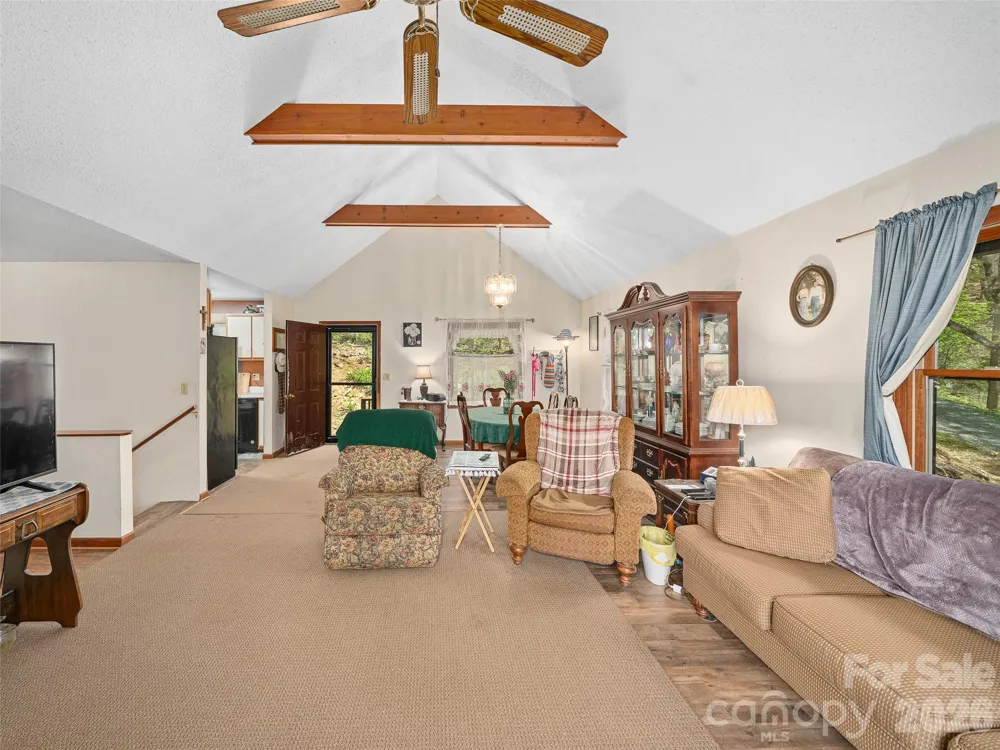 129 Kantagree Drive Bakersville, NC 28705