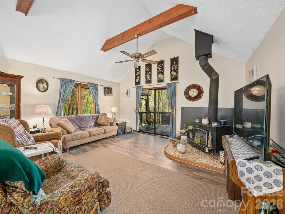 129 Kantagree Drive Bakersville, NC 28705