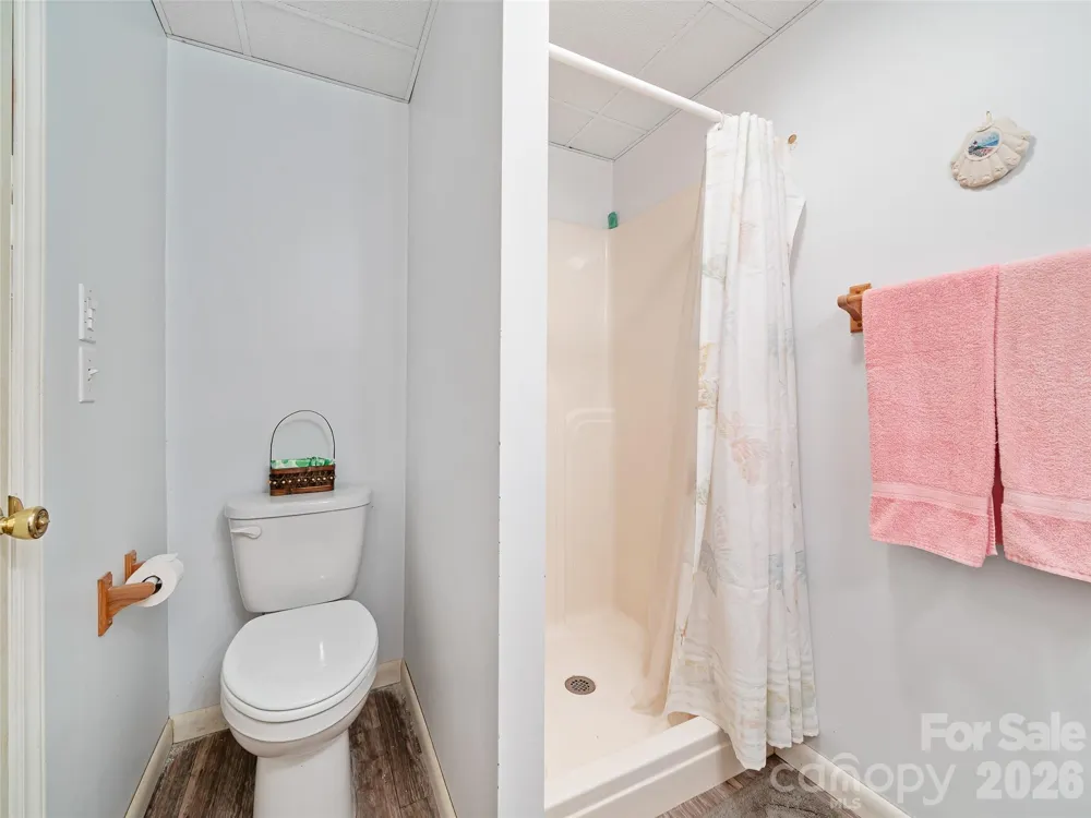 129 Kantagree Drive Bakersville, NC 28705