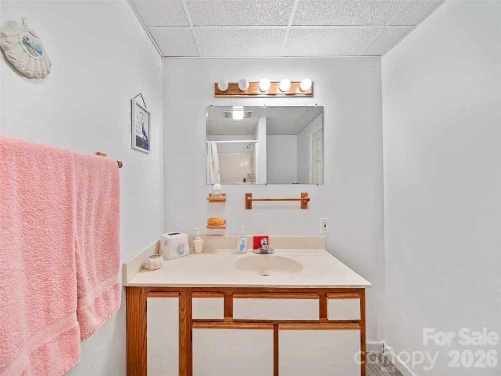 129 Kantagree Drive Bakersville, NC 28705