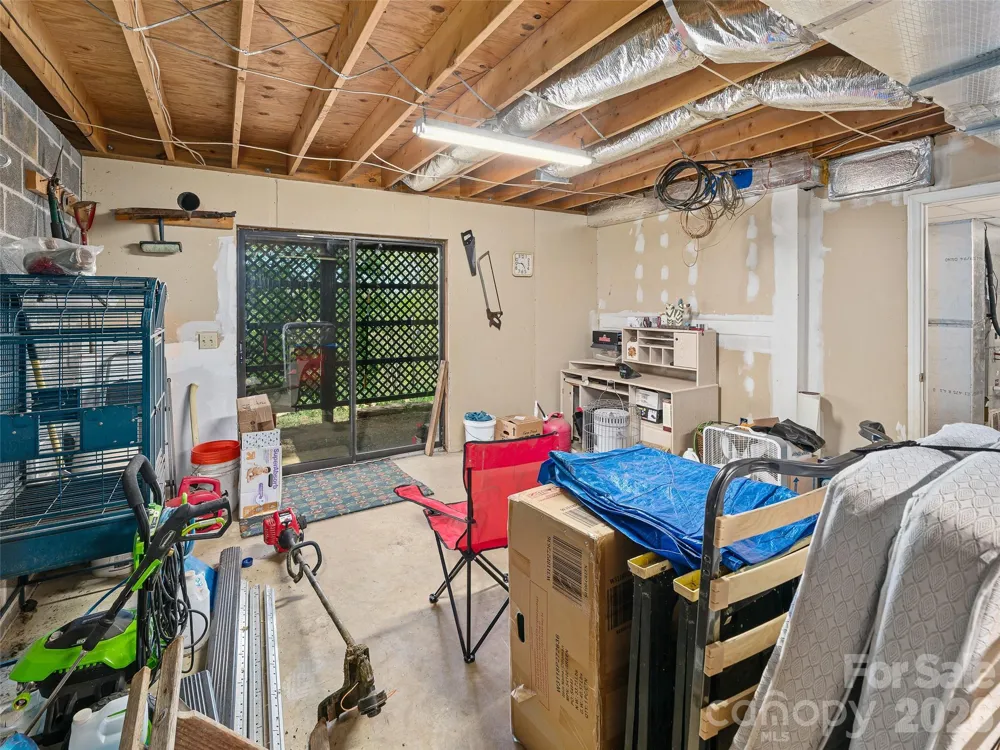 129 Kantagree Drive Bakersville, NC 28705