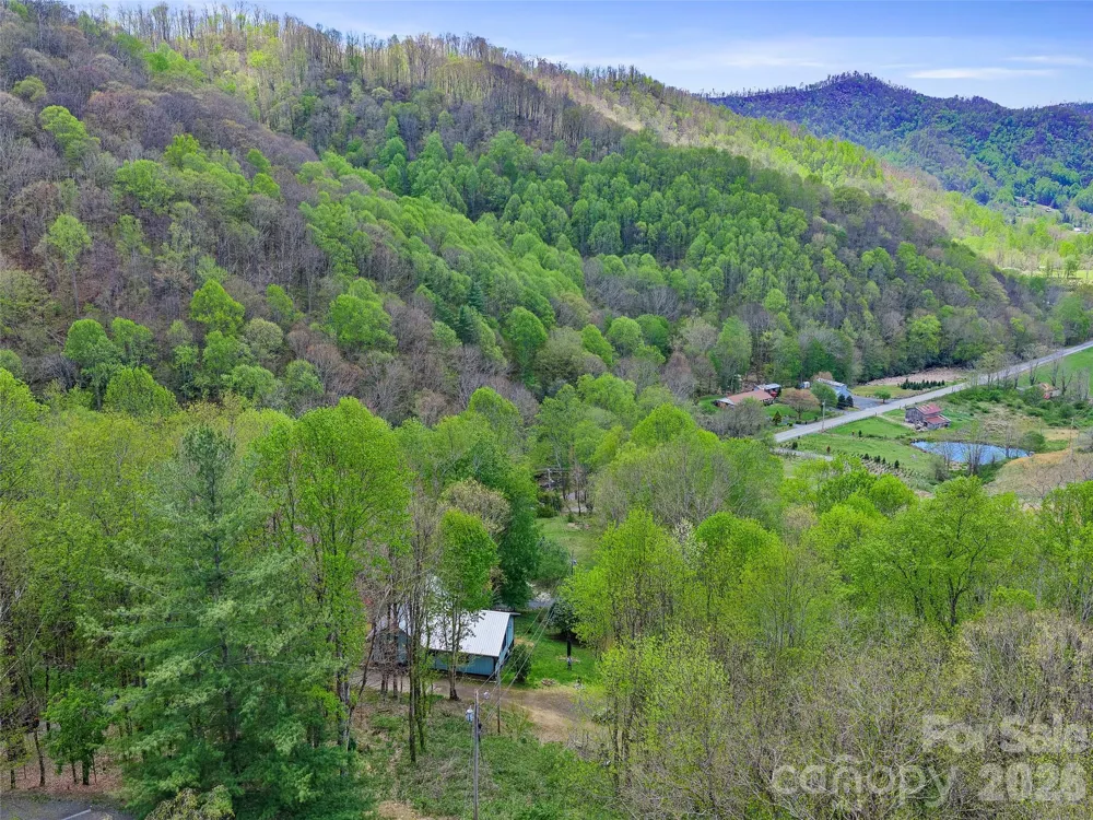 129 Kantagree Drive Bakersville, NC 28705