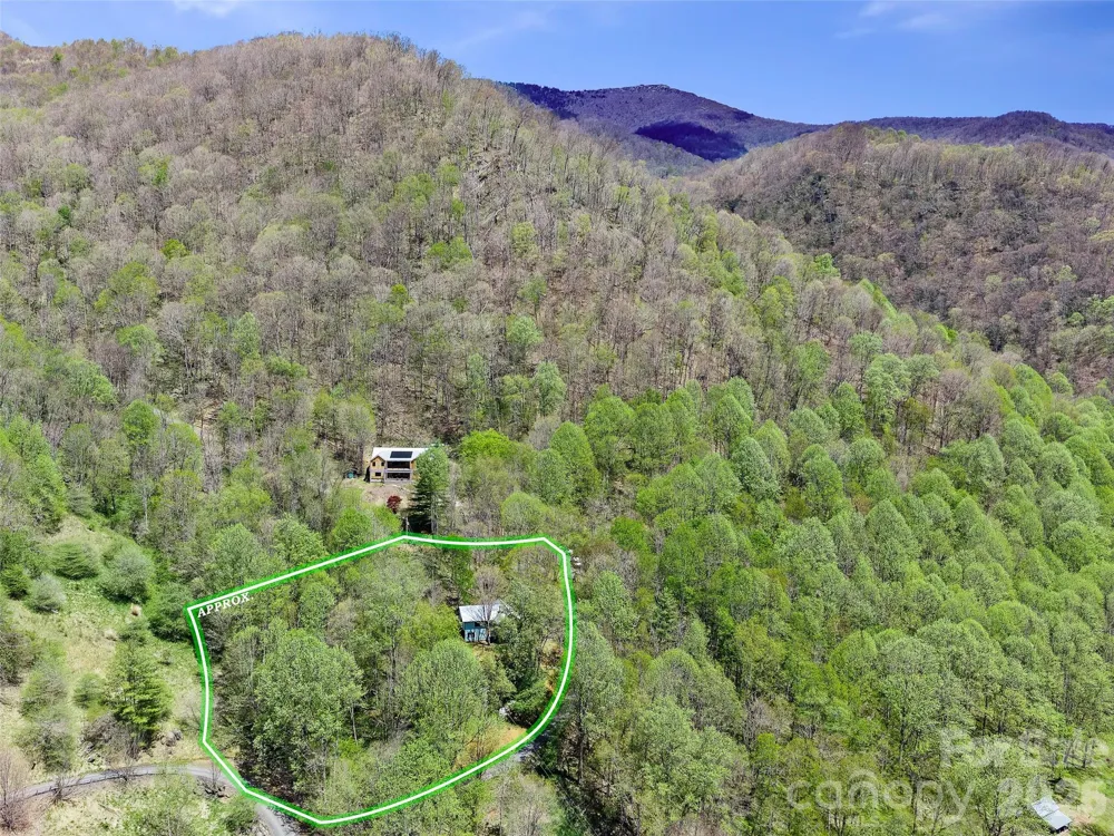 129 Kantagree Drive Bakersville, NC 28705