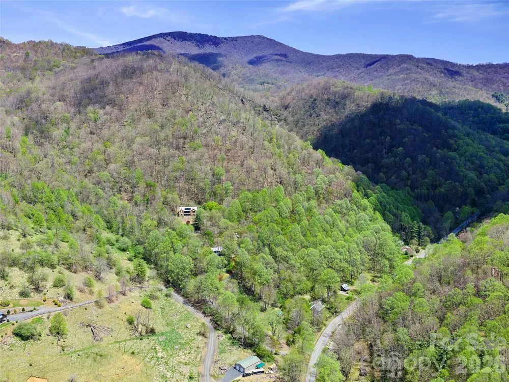 129 Kantagree Drive Bakersville, NC 28705