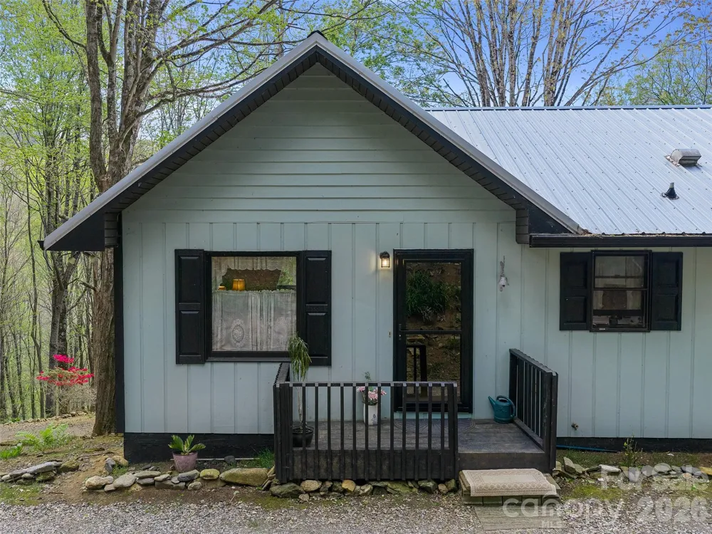 129 Kantagree Drive Bakersville, NC 28705