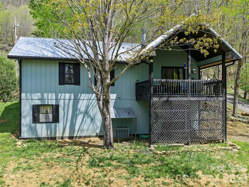 129 Kantagree Drive Bakersville, NC 28705