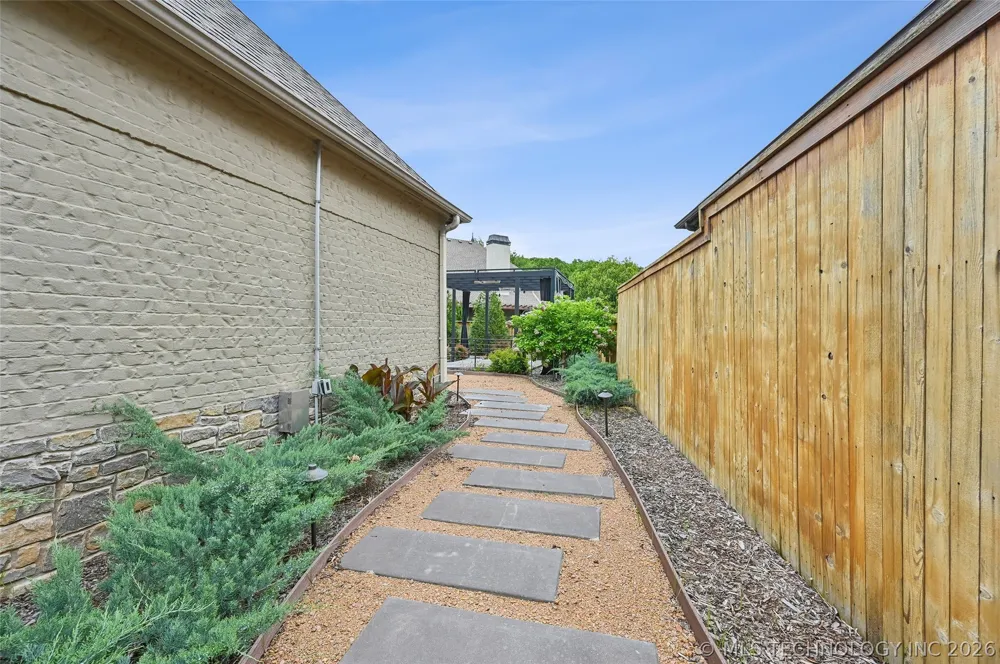 11307 S College Avenue Tulsa, OK 74137