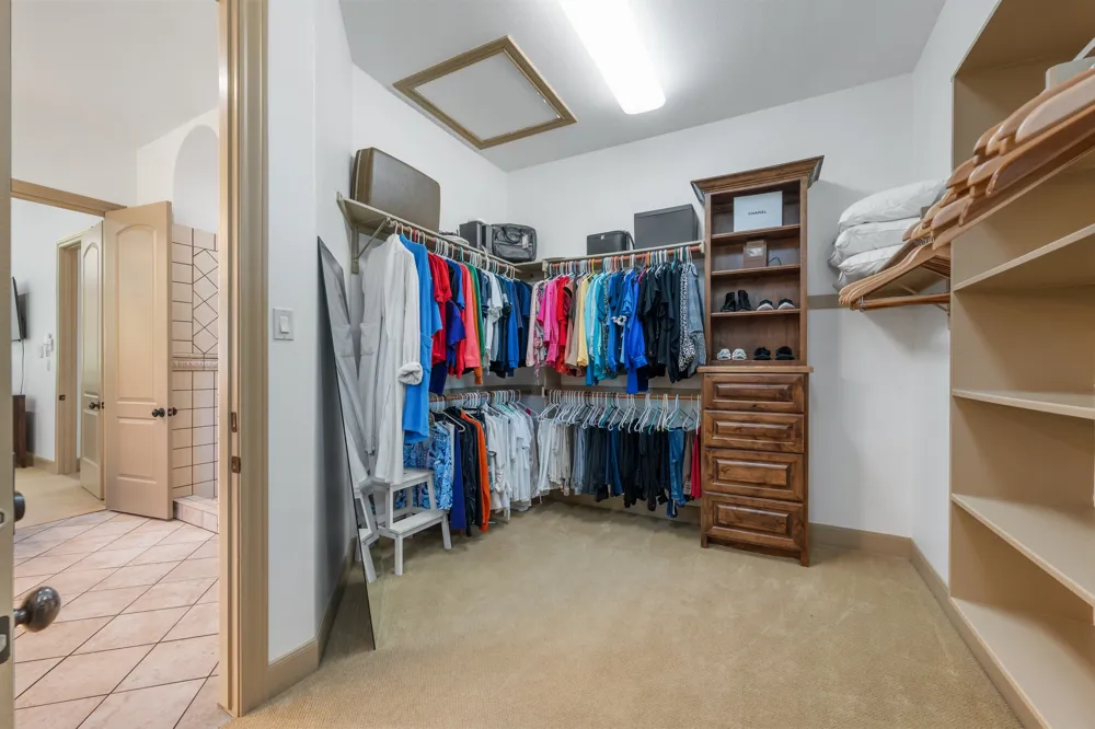 402 Zephyr Street Lakeway, TX 78734