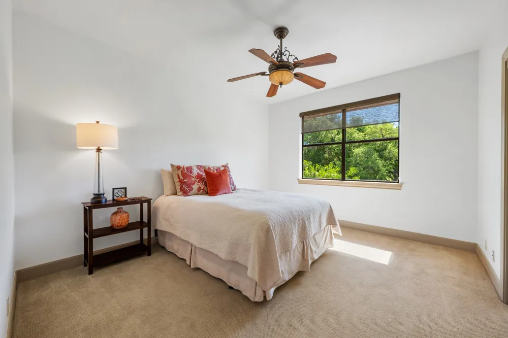 402 Zephyr Street Lakeway, TX 78734