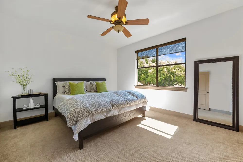 402 Zephyr Street Lakeway, TX 78734