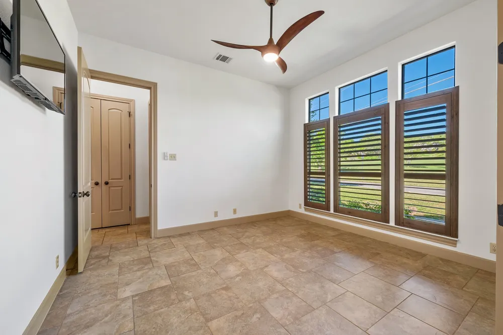 402 Zephyr Street Lakeway, TX 78734