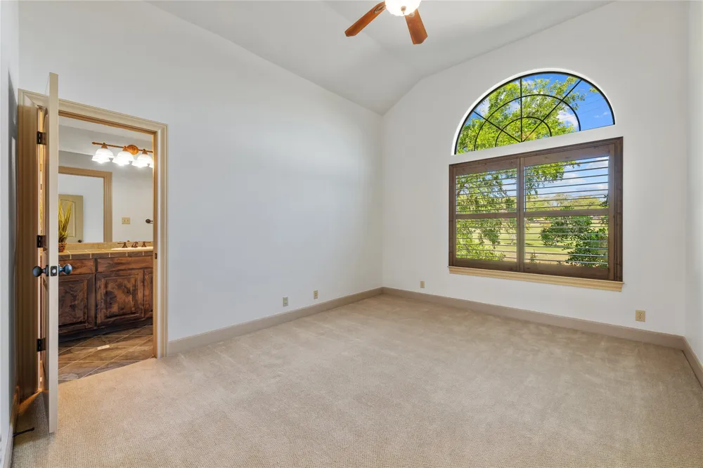 402 Zephyr Street Lakeway, TX 78734