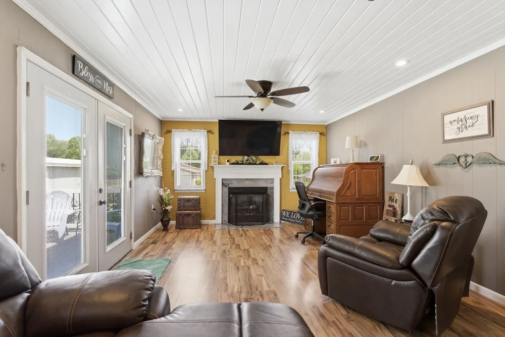 404 Logan Chapel Rd Hillsboro, TN 37342