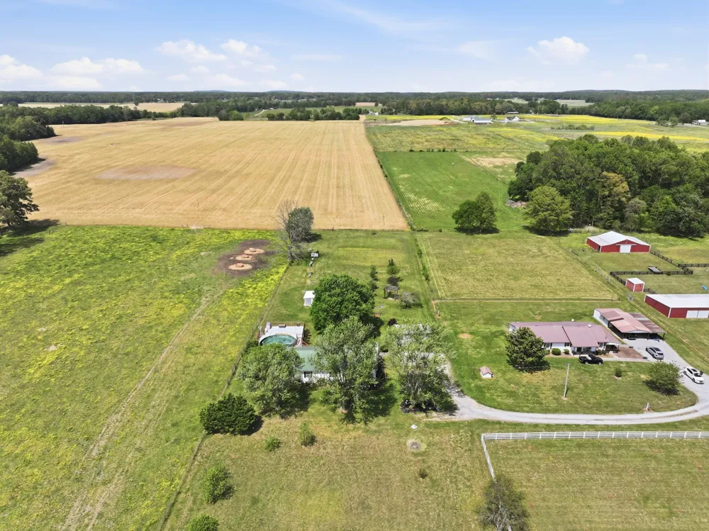 404 Logan Chapel Rd Hillsboro, TN 37342