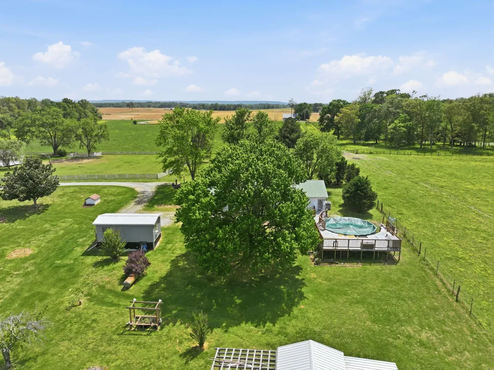 404 Logan Chapel Rd Hillsboro, TN 37342
